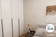 手捧窩窩頭